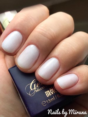 Nails by Miruna — french alb