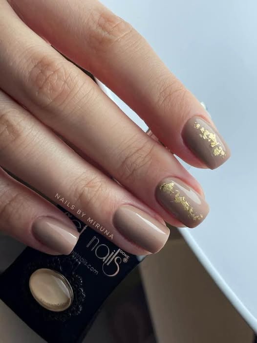 Nails by Miruna — gold foil