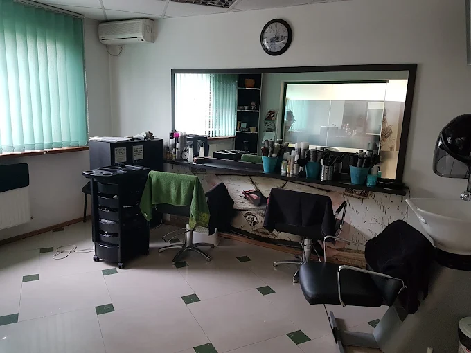 Interior salon Cantemir — zona coafor